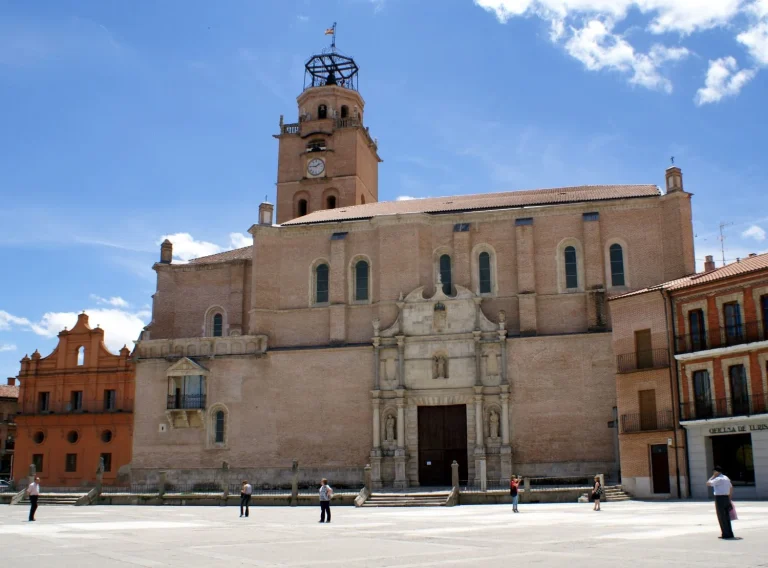 Medina del Campo, el pueblo vallisoletano que se ilumina como un cuento navideño
