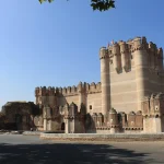 De Madrid al medievo en 90 minutos: Coca y su castillo de estilo alemán que se luce en diciembre