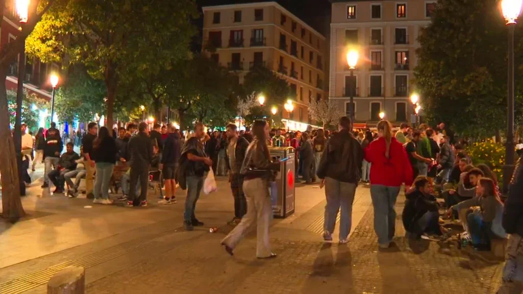 Vecinos de Lavapiés denuncian el presunto "racismo institucional" desatado tras Tapapiés 2 Moncloa Telemadrid Moncloa