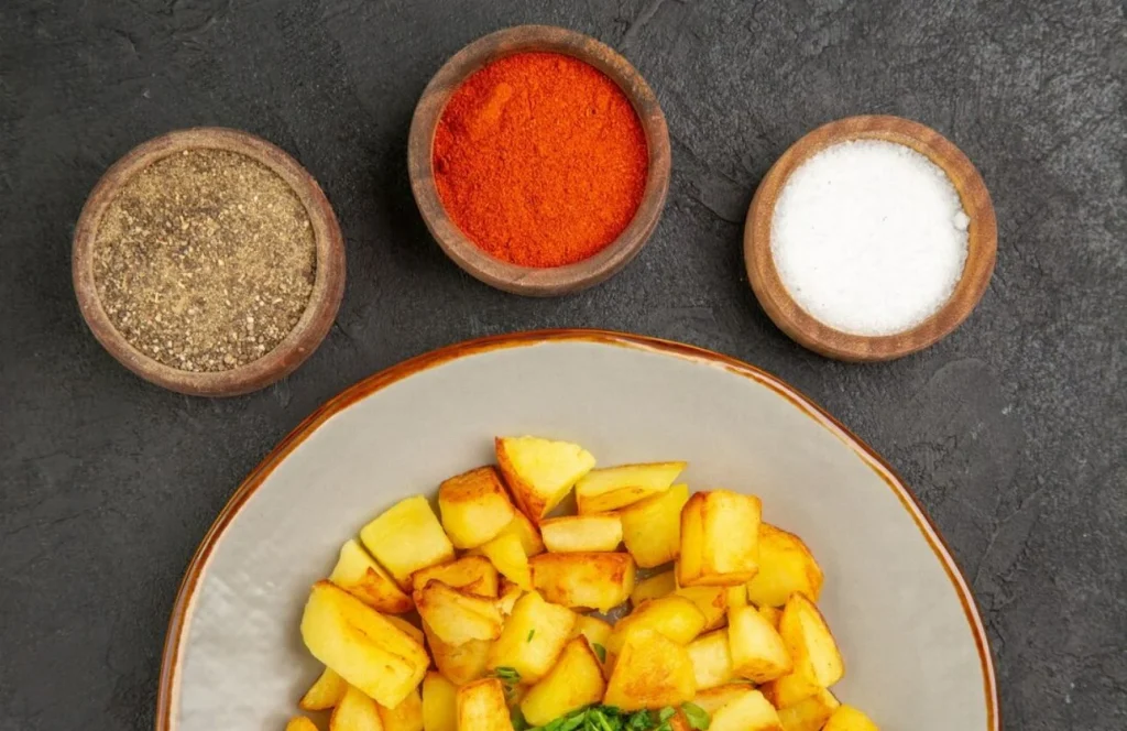 Ingredientes para triunfar con unas patatas bravas