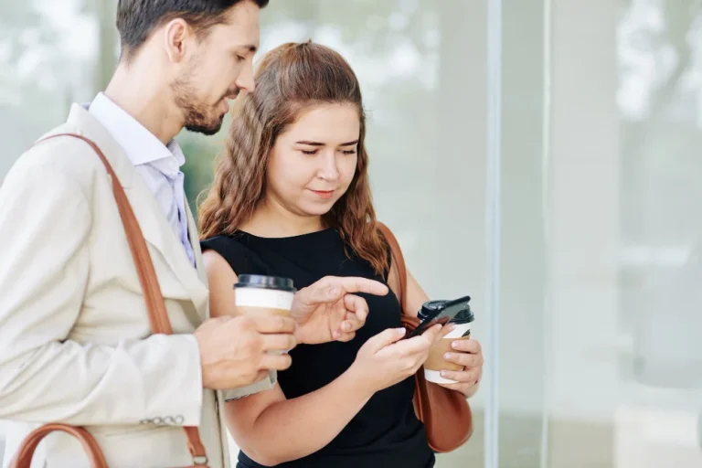 Si tu móvil tarda más de 10 segundos en abrir WhatsApp, no es la memoria: en 24 horas puedes perder tu cuenta bancaria