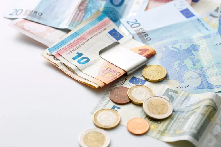 Alemania vs. España: “Los sueldos medios compiten y la realidad hace que muchos se replanteen su futuro”, revela el economista Alcides Carrasco (36)
