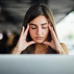 Dr. Marta Ruiz (54), cardióloga: “Si el cansancio te acompaña cada día y no mejora con descanso, tu corazón puede estar avisándote de un fallo que en meses termina en infarto, y aquí está cómo evitarlo.”