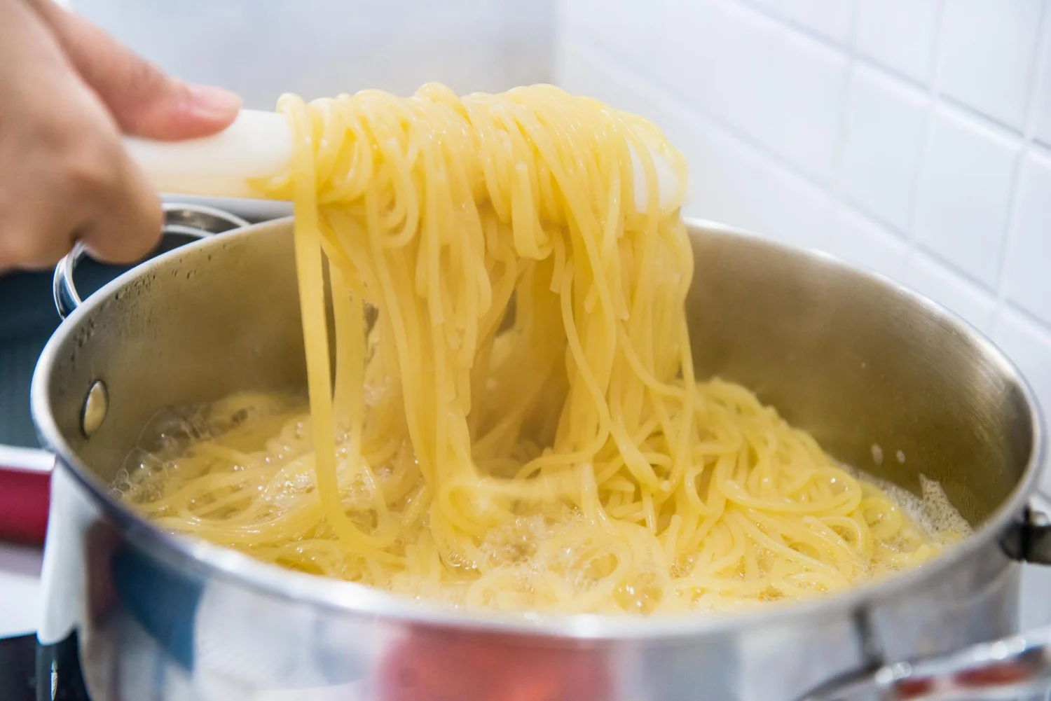 cocinando fideos freepik