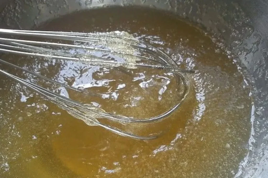 Javier Gómez (29), médico naturista, revela cómo preparar el colágeno casero para rejuvenecer sin bótox: “los efectos compiten con tratamientos lujosos” 1 Moncloa Preparar tu propio colágeno es posible