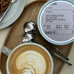 “Hemos normalizado que un desayuno en Madrid cueste 10 € por persona”: Javier Moreno (47), economista, revela el método efectivo para ahorrar en tiempos de crisis