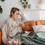 “Durante una baja laboral pueden despedirte si no cuidas este pequeño detalle”: Rogelio Veliz (32), abogado, comparte los pasos legales que te respaldan