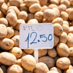 Pedro Fernández (45), economista: “En España suben el precio de la comida y la gente no entiende que existen sitios más económicos para amortiguar el gasto”