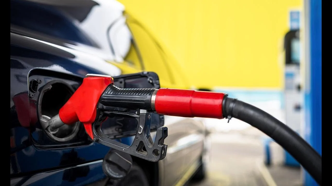 La advertencia más dura de la OCU: este día puede destrozar tu bolsillo al repostar