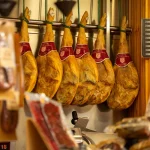 3 pueblos en donde no tienes que ir a hacer turismo, sino a probar el mejor jamón ibérico del mundo