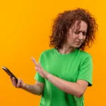 Estás cayendo en la trampa cada vez que cuelgas una llamada spam: el riesgo que nadie te ha contado (y miles ya lo están pagando caro)