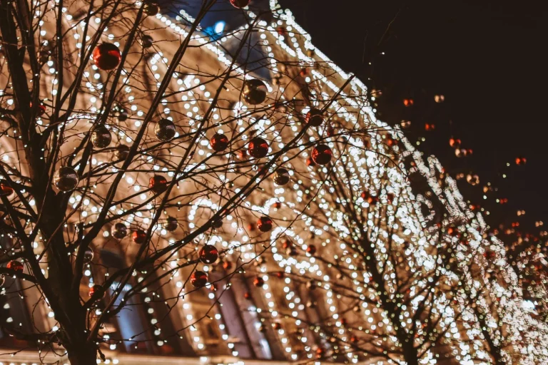 A menos de 90 minutos de Madrid está el pueblo medieval que se convierte en Belén viviente cada Navidad