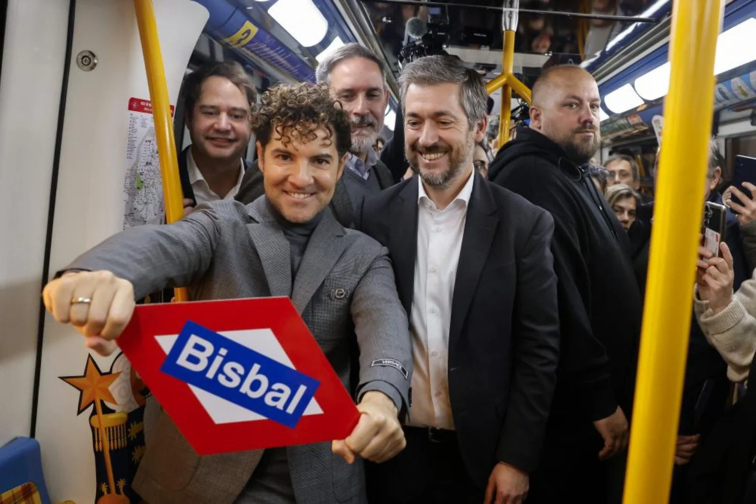 “La Navidad llegó al Metro de Madrid y no todos están felices”: Laura Molina (39), analista urbana, explica por qué el ‘NaviMetro’ divide opiniones