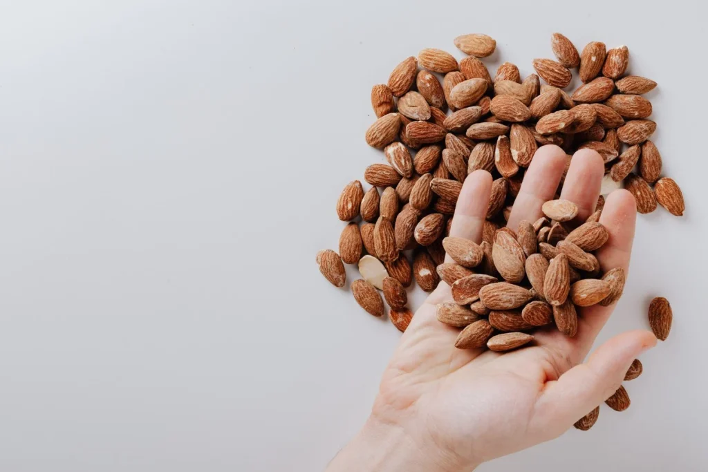 “Con solo 2 nueces de Brasil te nutres de magnesio sin necesidad de suplementos”, afirma el Dr. César Ábalos (51), nutricionista holístico 1 Moncloa Otros alimentos cargados de magnesio