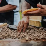 “Los parásitos abundan en la comida rápida y muchos ignoran este riesgo”: Daniela Cedeño (45), inspectora de Sanidad, revela 5 platos que debes cuidar al comer