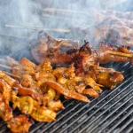 Carla Romero (29), chef nutricional, comparte la receta viral de las brochetas de pollo: “Comer saludable no significa que sacrifiques el sabor”