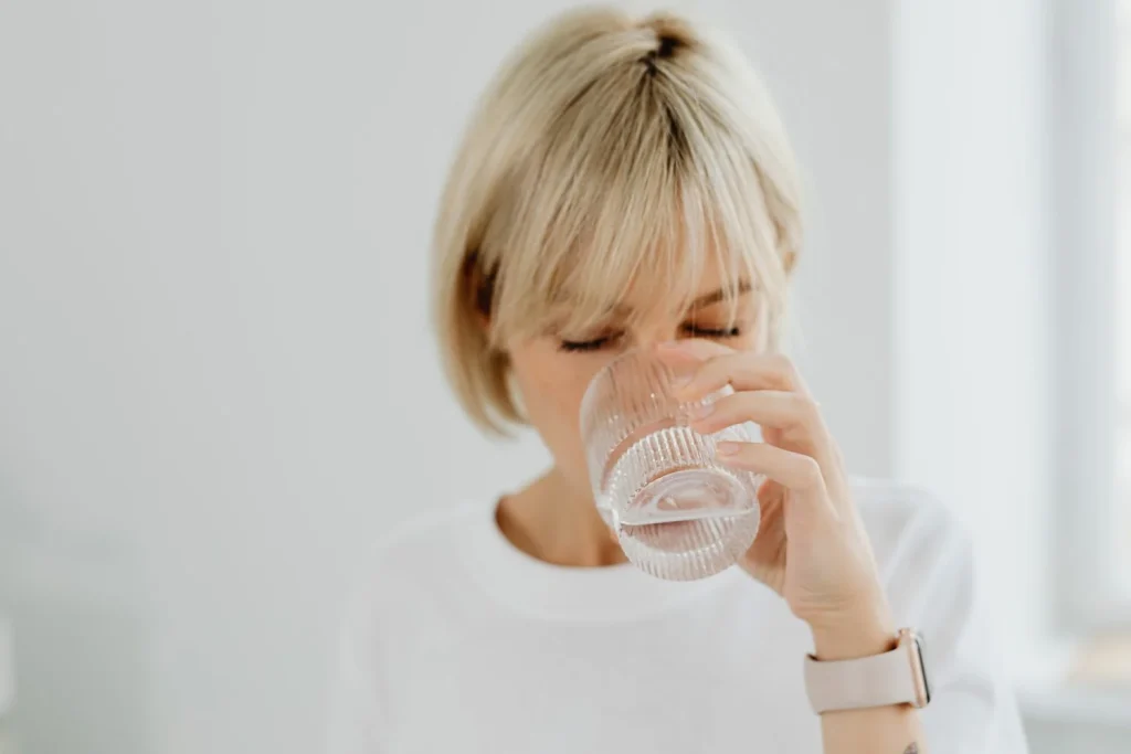 Dr. Laureano Fonseca (39), nefrólogo: “Los riñones sufren por culpa de estos 6 malos hábitos que debes cambiar para no comprometer tu salud” 1 Moncloa Los hábitos que arruinan la salud de tus riñones