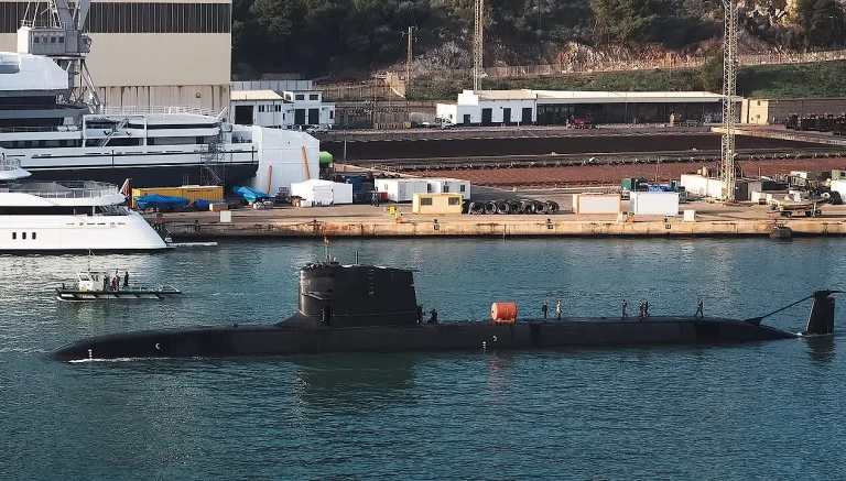 El submarino que España construyó… y que nunca consiguió flotar