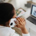 “Este truco contra las llamadas spam es tan absurdo que parece broma”: Andrés Lobo (45), ingeniero, explica el método real que sí funciona