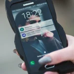 Rogelio Cádiz (36), ingeniero, advierte: «Si en WhatsApp te aparece un círculo morado, debes desactivarlo enseguida con este método porque te están espiando»