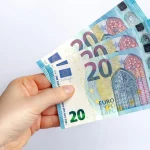 Esto es exactamente lo que puedes decir (según la ley) si un establecimiento te obliga a pagar en efectivo