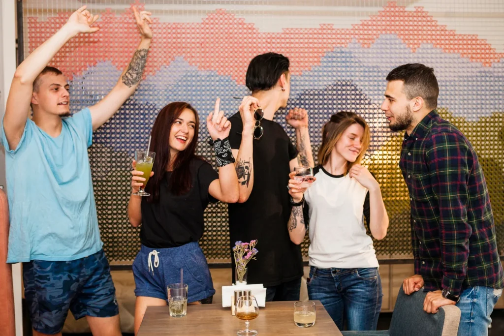 Analizamos la reacción química inmediata que provoca el cáncer cuando forzamos a nuestras células a procesar alcohol de forma recurrente. Fuente: Freepik 
