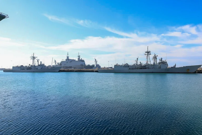 Defensa pone en valor la capacidad de disuasión del Grupo Anfibio de la Armada