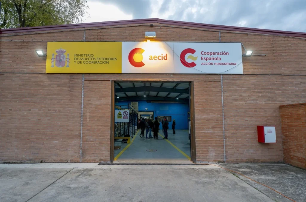 Preparativos para la salida de los más de 70 voluntarios que van a atender el hospital de campaña EMT-2 , en la Base aérea de Torrejón de Ardoz, a 5 de noviembre de 2025, en Torrejón de Ardoz, Madrid (Fuente: Agencias). 