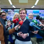 Luces de Navidad y sombras de poder: Almeida, Albiol y la incomodidad de la Iglesia