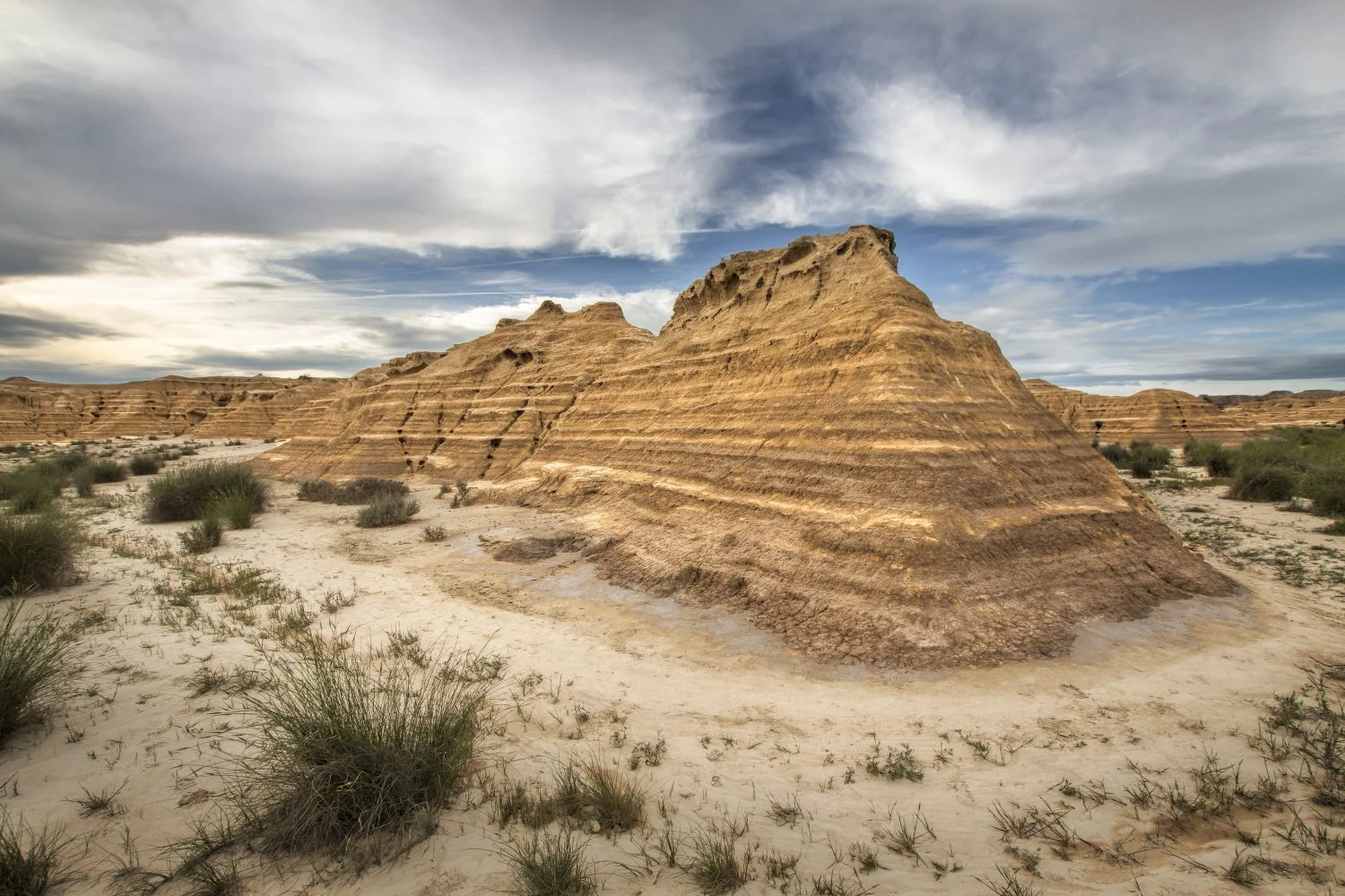 Un desierto de película del Oeste a menos de dos horas de Zaragoza: badlands, miradores marcianos y atardeceres en silencio total