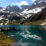 Canfranc, el pueblo que parece Suiza en Navidad: hotel en estación de tren histórica, pasarelas nevadas y mercadillos a una hora de Zaragoza