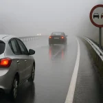 Lluvia, niebla, mala visibilidad: la DGT ya no permite lo que antes era legal