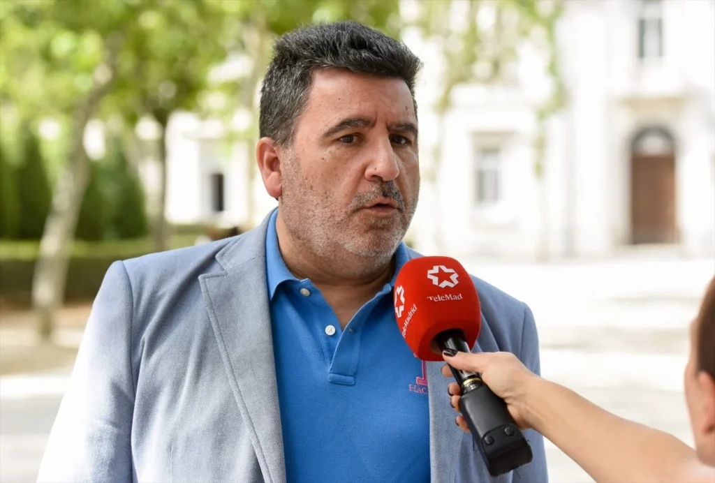 El empresario David Marjaliza responde a los medios tras declarar en la Audiencia Nacional como imputado por el caso ‘Púnica’, a 14 de junio de 2022, en Madrid (Fuente: Agencias). 