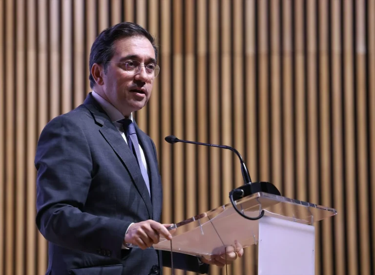 El Informe de Acción Exterior 2024 omite las duras críticas a la gestión Albares