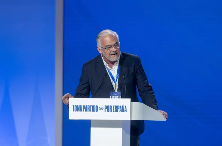 Pons denuncia el nuevo impuesto de las balizas y exige elecciones ante la corrupción