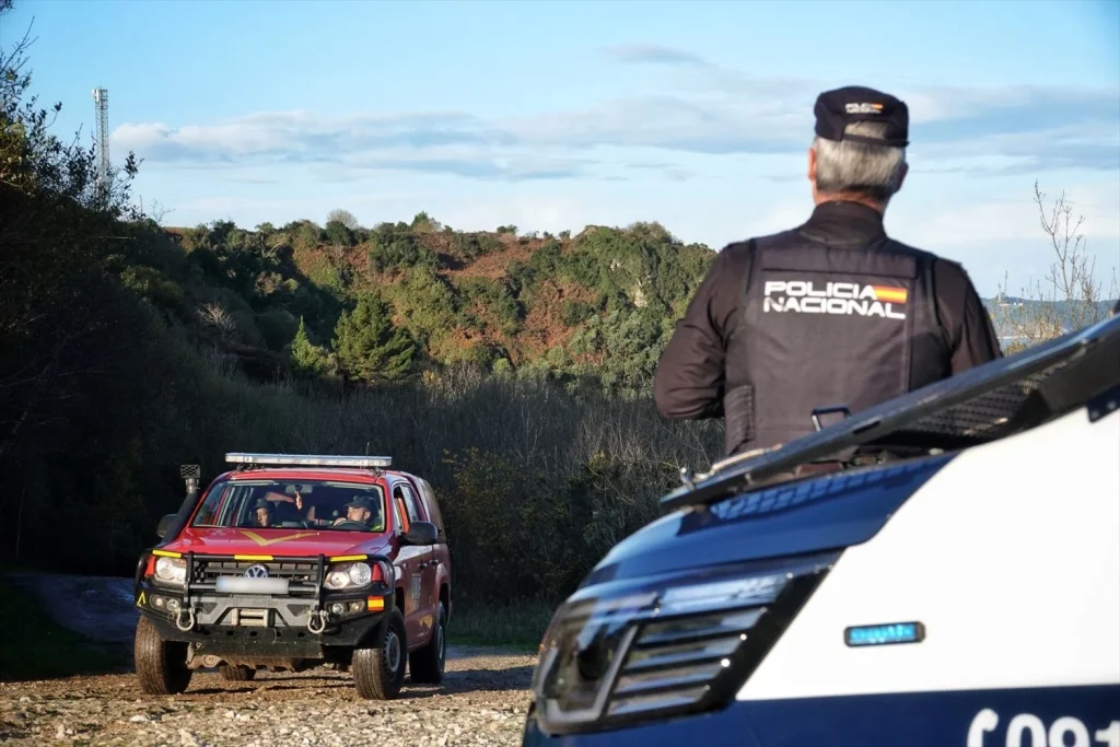 EuropaPress 7142004 agente policia nacional trabaja balsa berbes diciembre 2025 ribadesella Moncloa