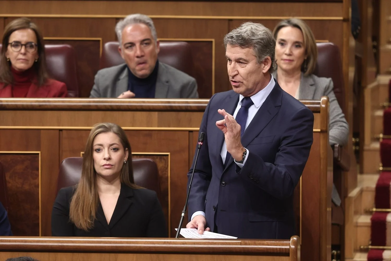 El presidente del Partido Popular, Alberto Núñez Feijóo, durante una sesión de control al Gobierno, en el Congreso de los Diputados, a 10 de diciembre de 2025, en Madrid (Fuente: Agencias).