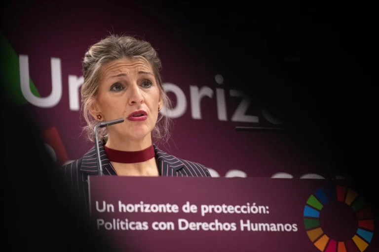 La patronal cansada de Yolanda Díaz: El SMI supera el 60% del salario medio