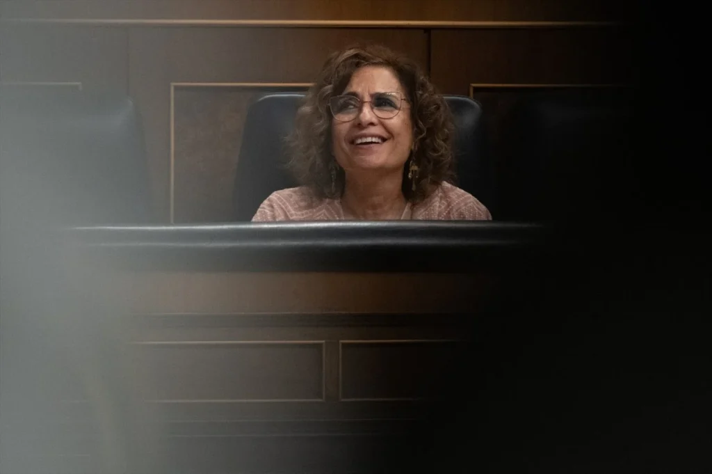 EuropaPress 7164060 vicepresidenta primera ministra hacienda maria jesus montero sesion Moncloa