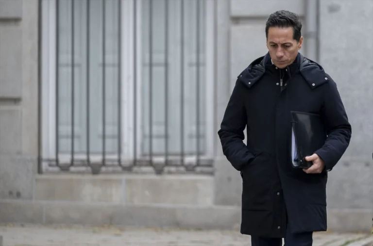 Medidas cautelares al exdirectivo de Acciona vinculado a Cerdán y Koldo