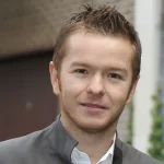 Julián González, el niño de ‘Farmacia de guardia’ y ‘Compañeros’ que ahora diseña casas de lujo