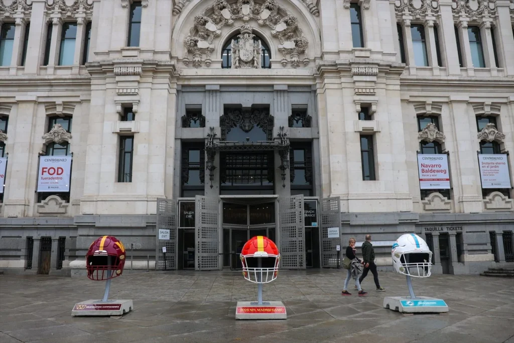 El alcalde de Madrid, José Luis Martínez-Almeida, preside el acto institucional, con motivo del Día de la Constitución, en la Galería de Cristal del Palacio de Cibeles a 4 de diciembre de 2025, en Madrid (Fuente: Madrid). 