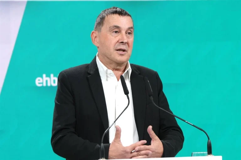 La izquierda nacionalista y regionalista emprende caminos propios ante la crisis del PSOE