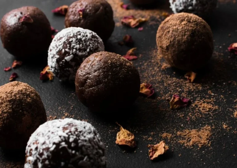 Estas trufas de chocolate cargadas de toppings se convierten en el dulce estrella de la Navidad