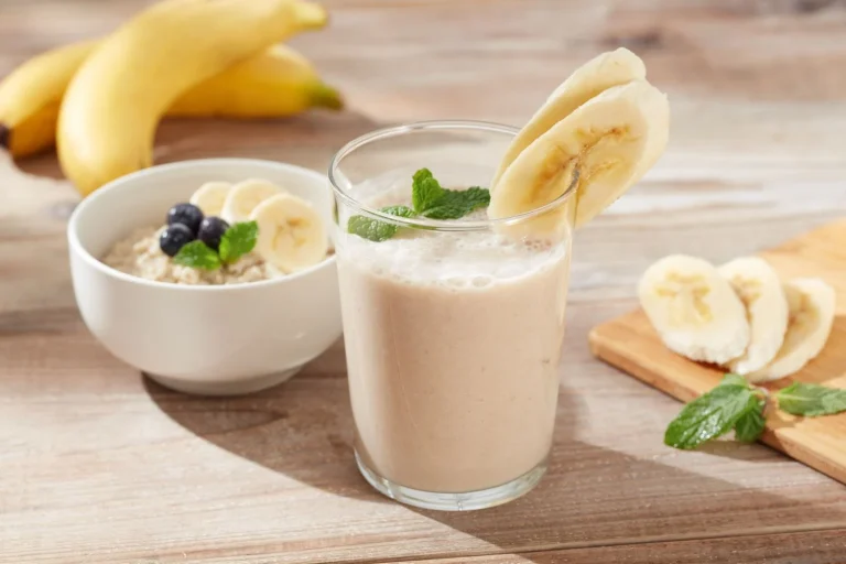 Dr. Carlos Hernández (49), nutricionista: “Con este batido saludable arrancas el día con más energía y te mantienes saciado durante horas”