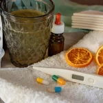 “Mucho cuidado con los remedios naturales que ves en redes sociales, no todos funcionan o son saludables”, advierte el Dr. Fernando Olivares (45), gastroenterólogo