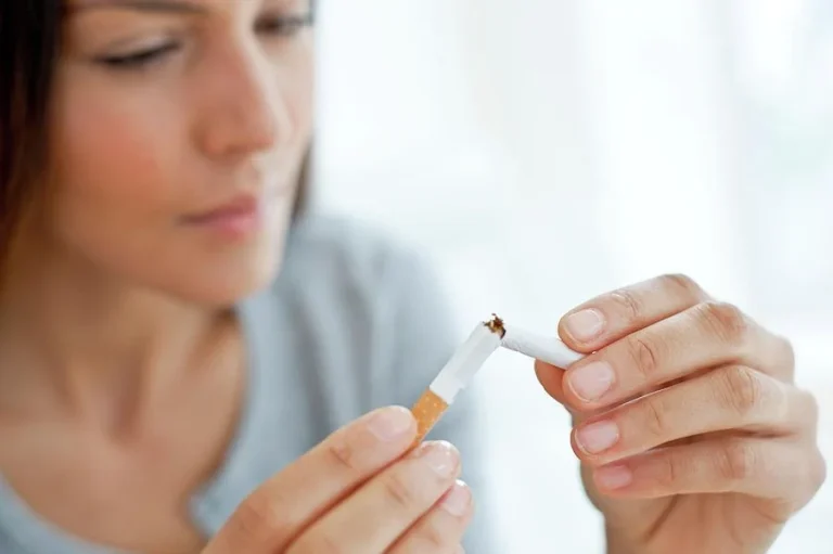 Javier Núñez (35), neumólogo: “Si crees que fumar 3 cigarrillos al día no es fumar, un día tu radiografía de tórax te lo va a explicar sin palabras”