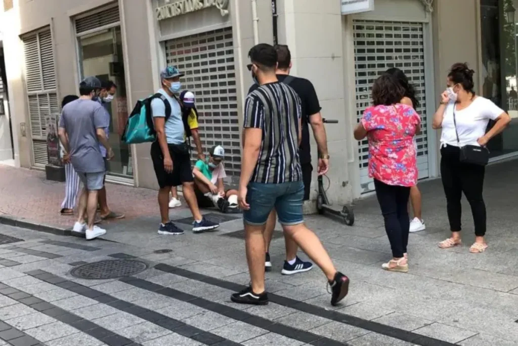 “Sucedió en España y la gente no hizo nada”: Sergio Paredes (55), abogado, analiza el caso de la joven que se defendió sola de un ladrón 1 Moncloa Muchas personas no intervienen por este detalle