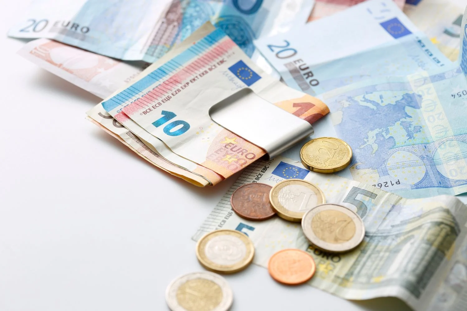 espana-salarios-euros-mensuales-cuanto ¿Cuánto es el salario promedio en España?