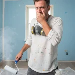 “Hacer pintura ecológica en casa es más fácil de lo que parece: no huele a químicos y solo necesitas 3 ingredientes”, revela Manolo Freitas (26), artista plástico